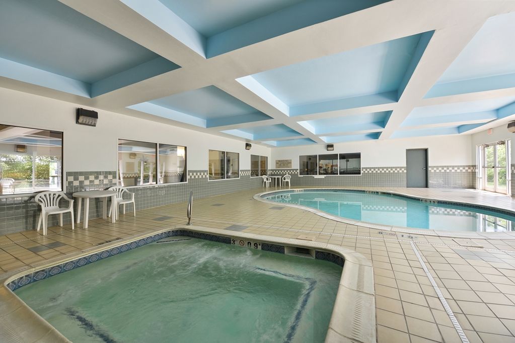 Blisspoint Inn & Suites Marion Konforlar fotoğraf